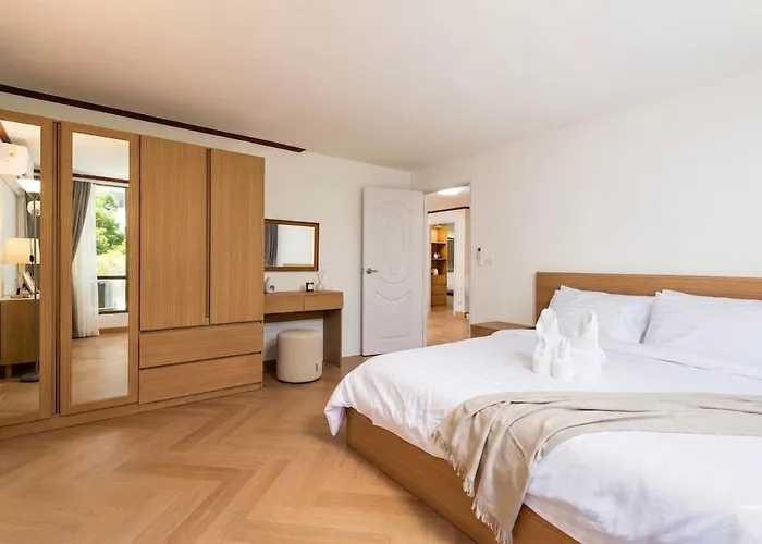 Luxury 3br 230sqm 5 Min To Bts Sukhumvit 26 *