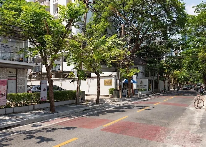 Luxury 3br 230sqm 5 Min To Bts Sukhumvit 26 曼谷