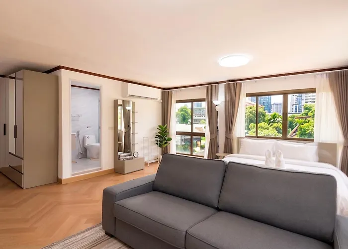 Luxury 3br 230sqm 5 Min To Bts Sukhumvit 26