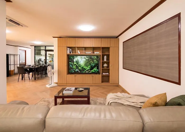 Luxury 3br 230sqm 5 Min To Bts Sukhumvit 26 公寓 *
