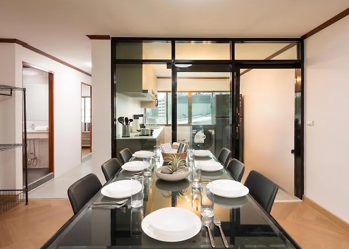 Luxury 3br 230sqm 5 Min To Bts Sukhumvit 26 曼谷